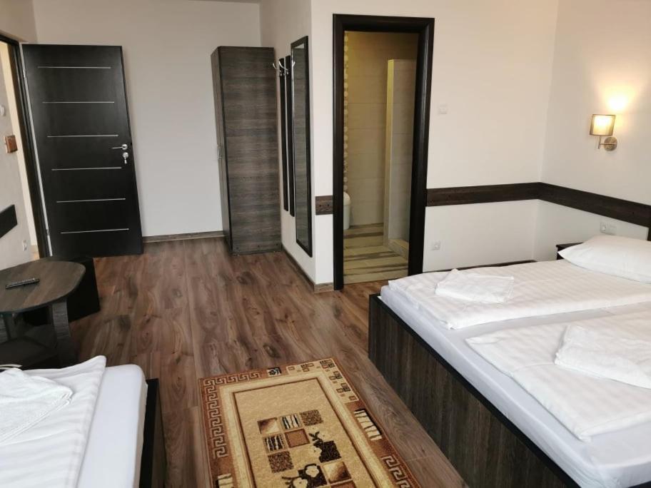 Hotel Tranzit Odorheiu Secuiesc Buitenkant foto