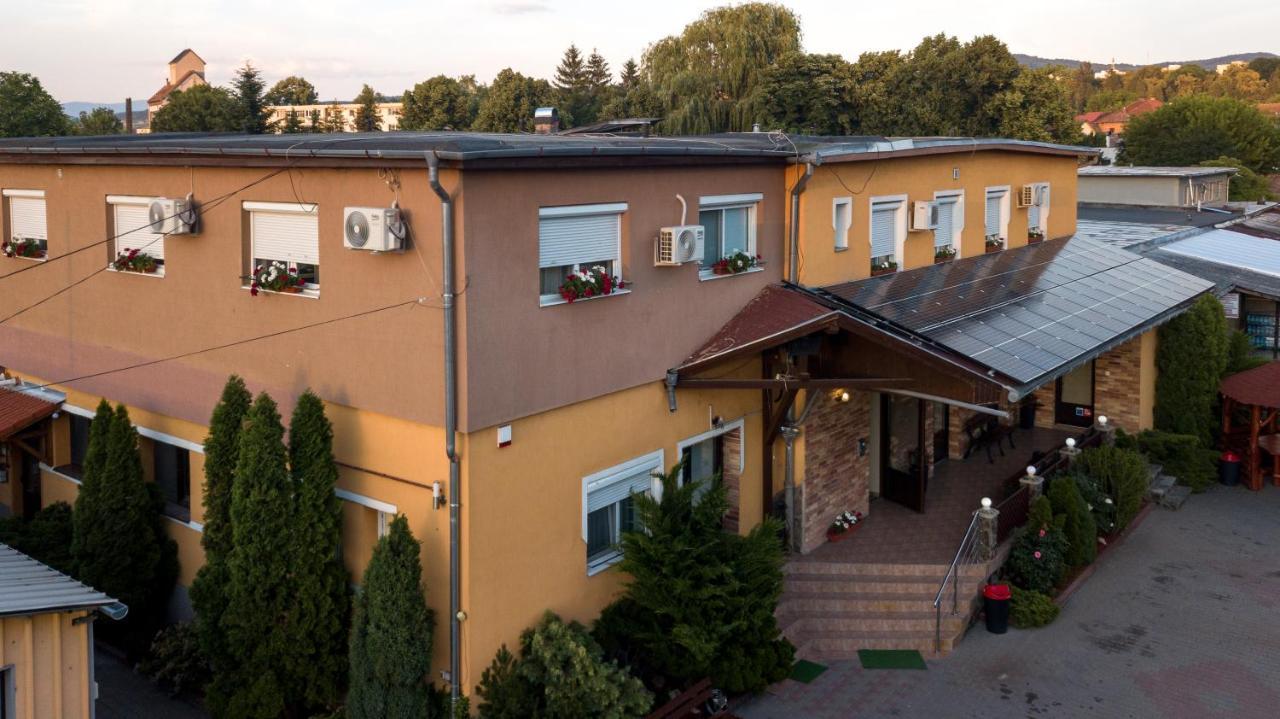 Hotel Tranzit Odorheiu Secuiesc Buitenkant foto