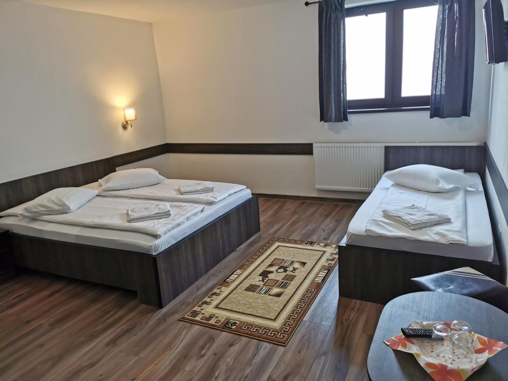 Hotel Tranzit Odorheiu Secuiesc Buitenkant foto