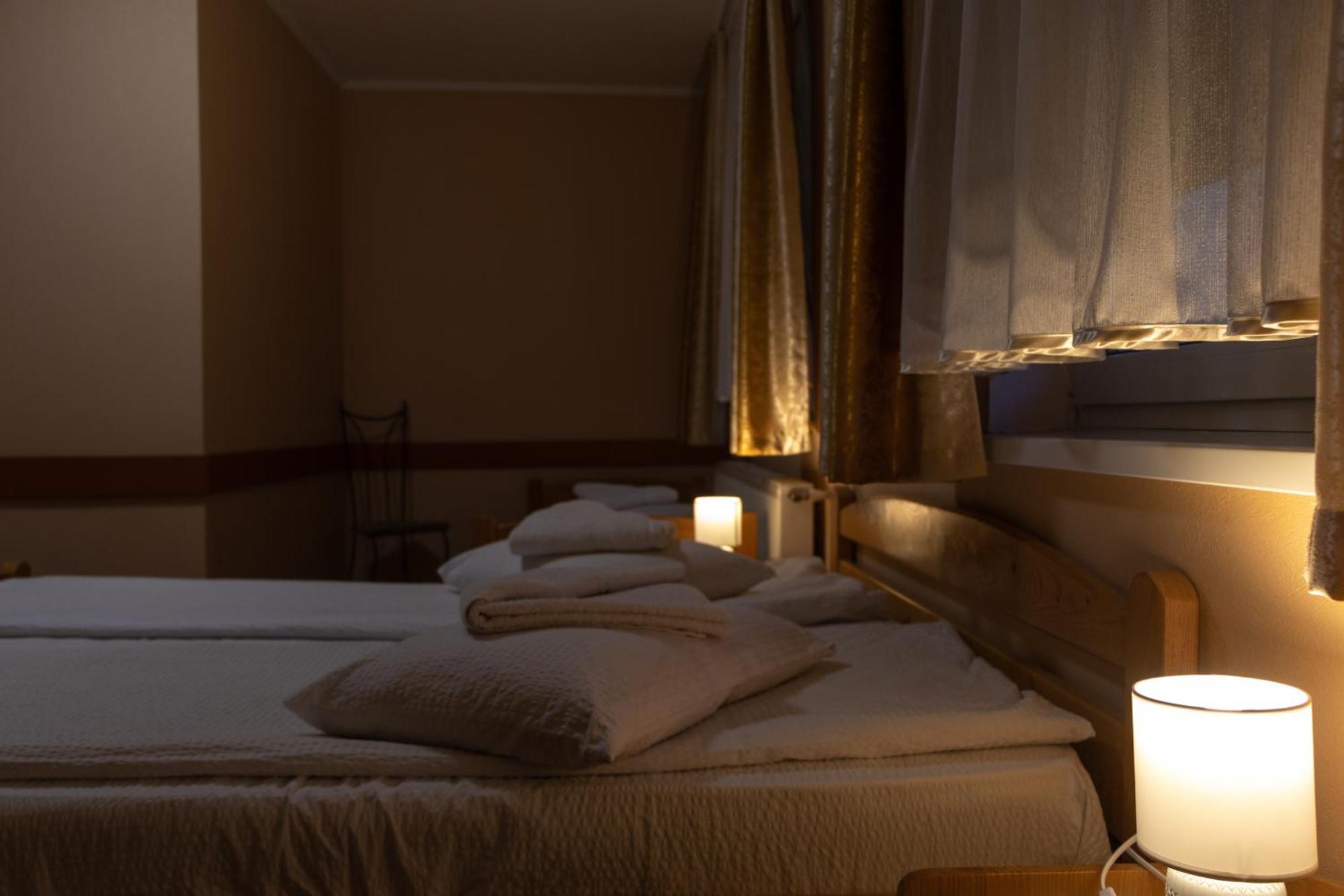 Hotel Tranzit Odorheiu Secuiesc Buitenkant foto