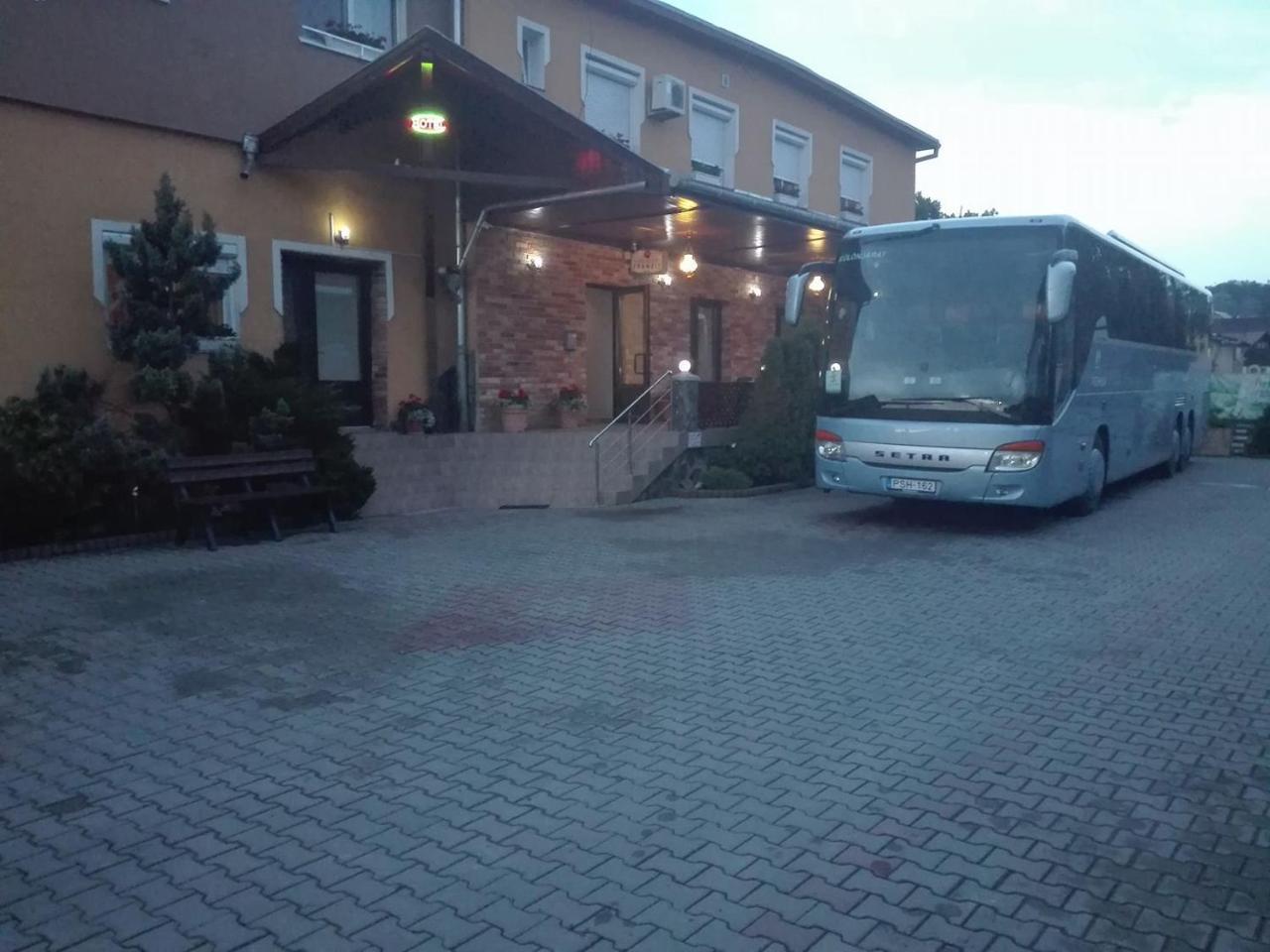 Hotel Tranzit Odorheiu Secuiesc Buitenkant foto