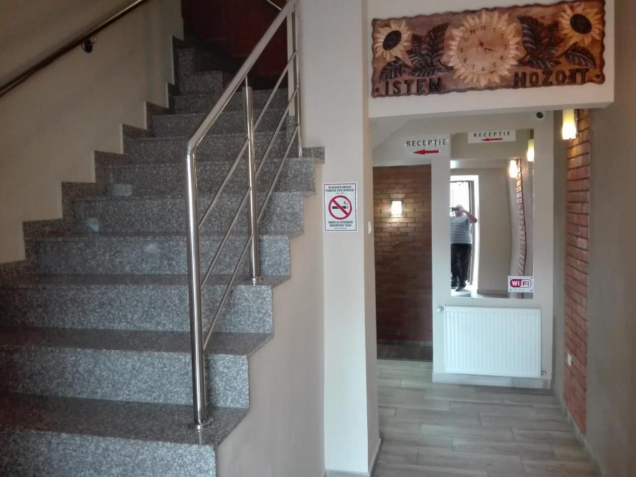 Hotel Tranzit Odorheiu Secuiesc Buitenkant foto
